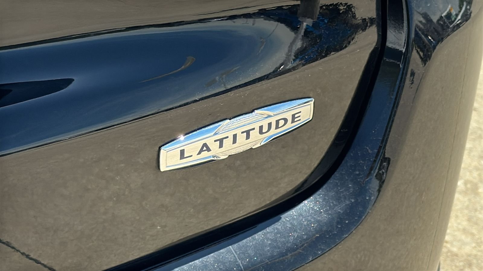 Used 2025 Black Jeep Latitude image 12