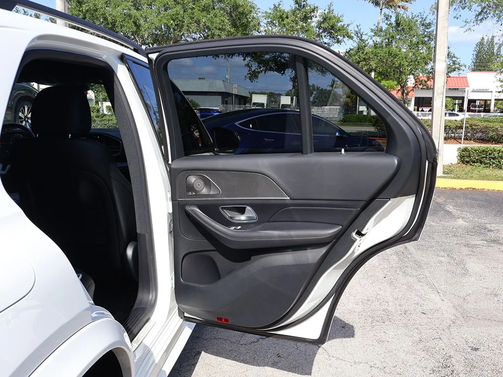 Used 2023 White Mercedes-Benz GLE 450 image 29