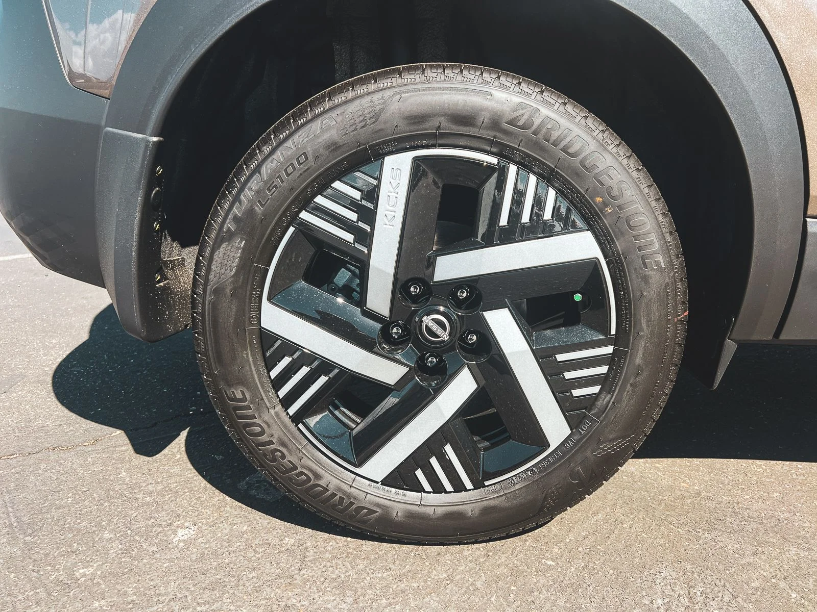 New 2026 Canyon Bronze Metallic Nissan SV image 4