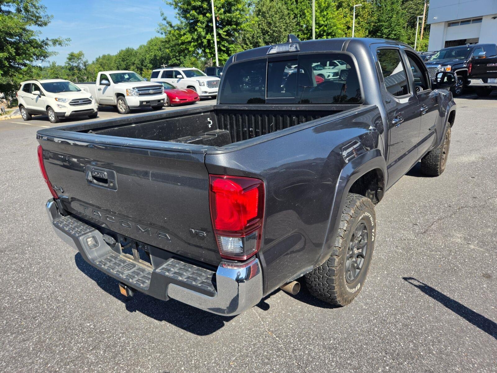 Used 2020 Grey Toyota SR5 image 6