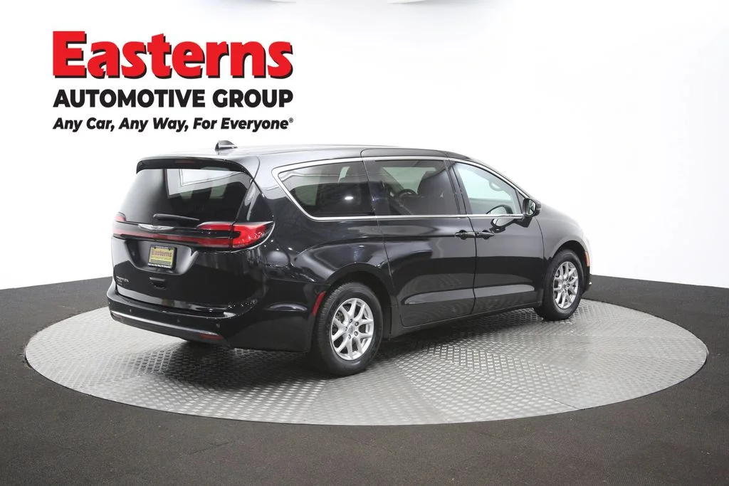 Used 2023 Black Chrysler Touring L image 43