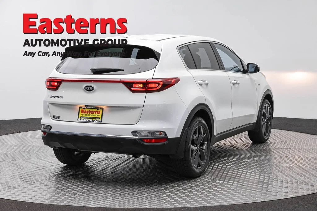 Used 2022 White Kia LX image 5
