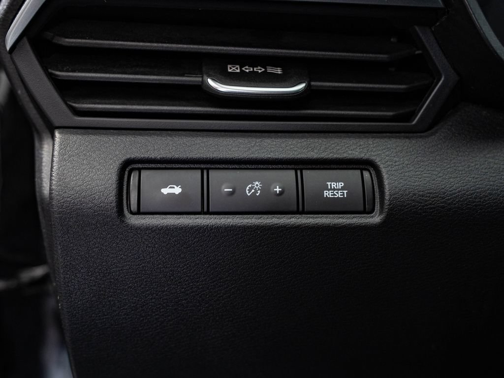 Used 2019 Super Black Nissan 2.5 SR image 38