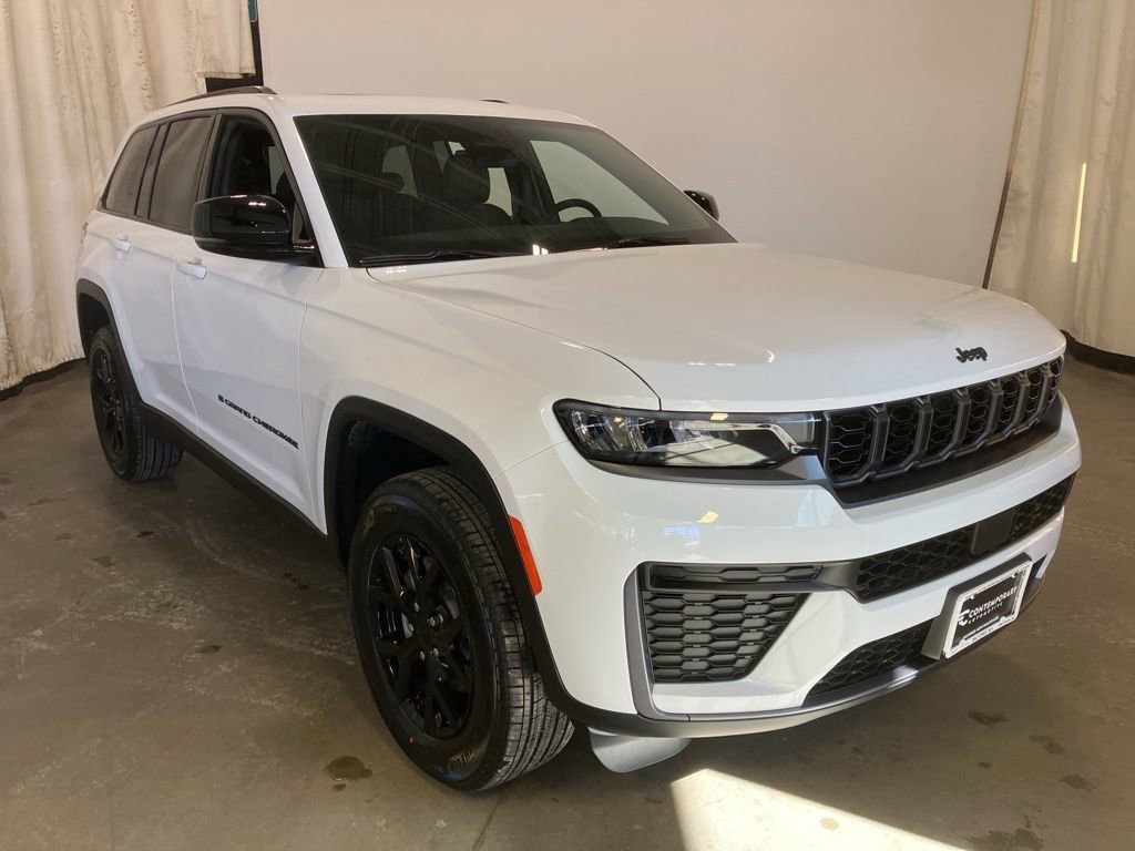 New 2026 Bright White Clear-Coat Exterior Paint Jeep Laredo Altitude image 1