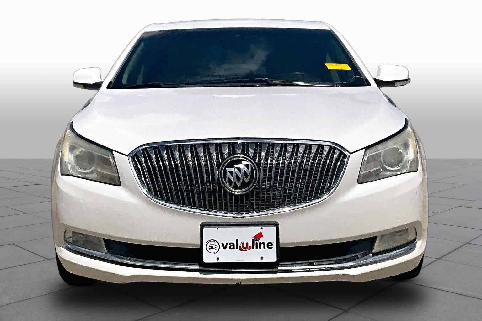 Used 2015 White Frost Tricoat Buick Leather image 3