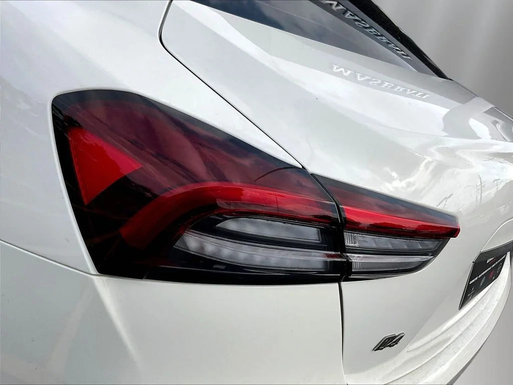 Used 2023 Bianco Maserati Modena Q4 image 22