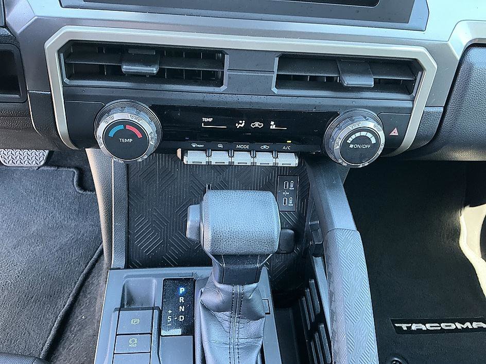 Used 2024 Underground Toyota SR5 image 18