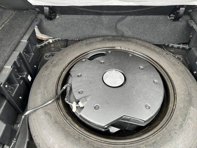 Used 2019 Gun Metallic Nissan SL image 22