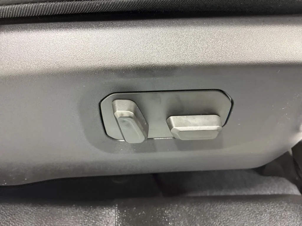 New 2026 White Jeep Sahara image 27