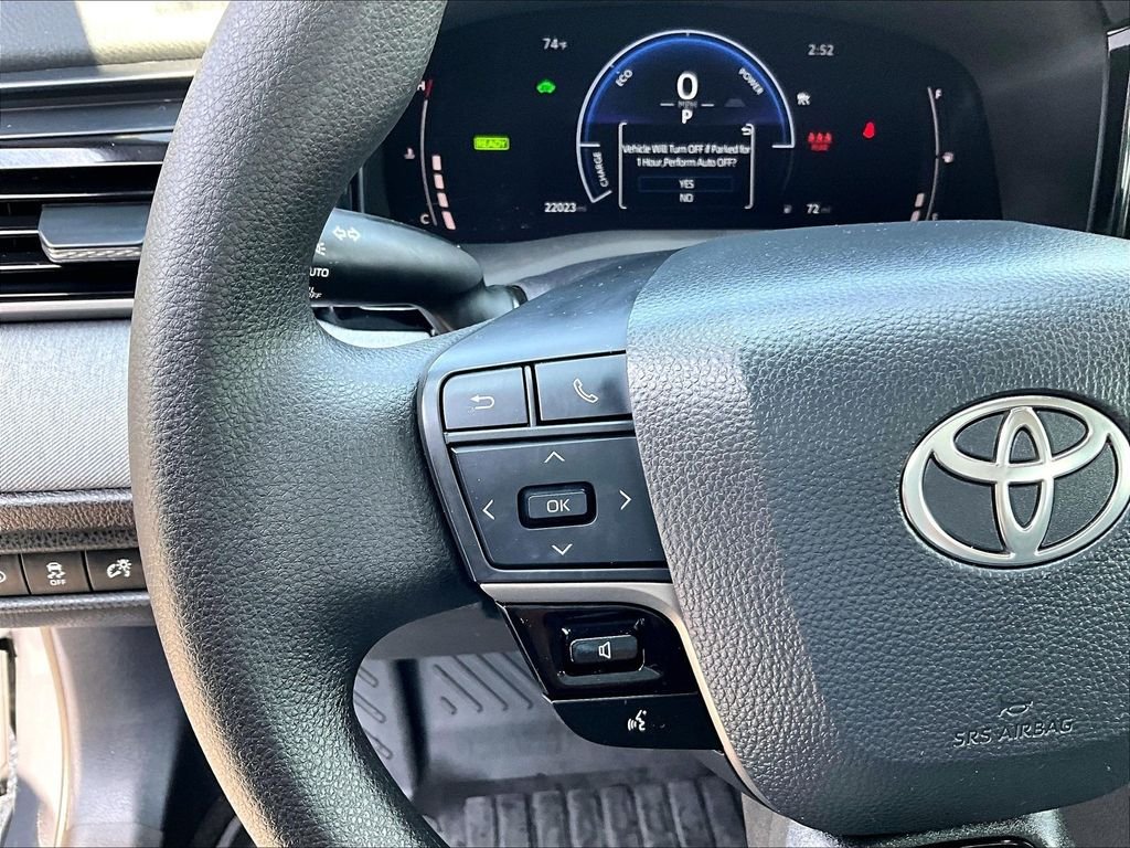 Used 2025  Toyota LE image 22