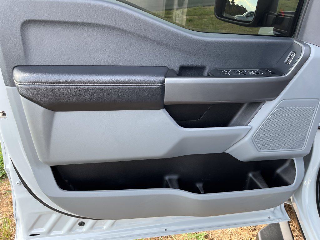 Used 2025 White Ford XL image 12