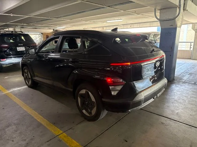 Used 2024 Black Hyundai SEL image 4