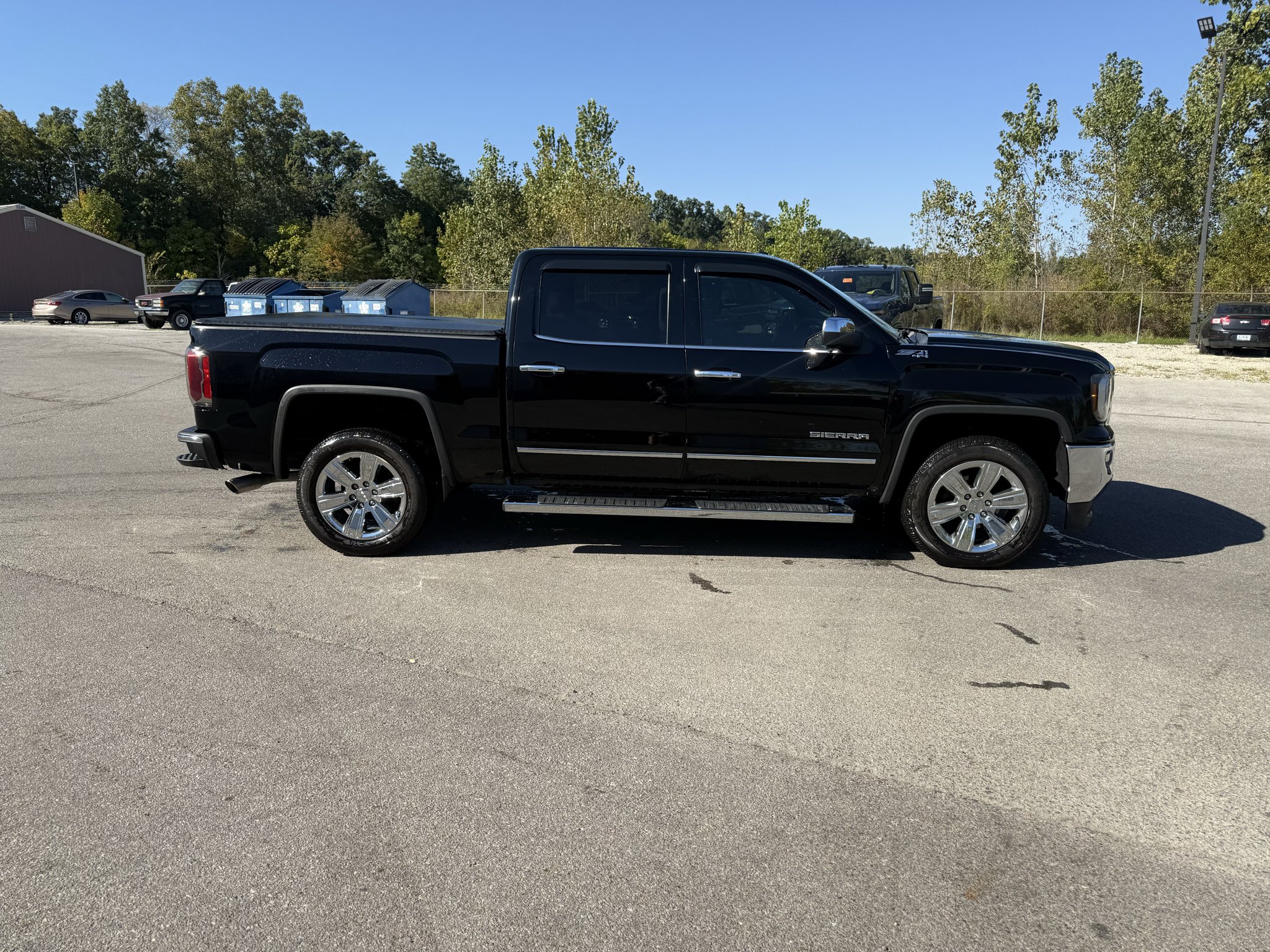Used 2018 ONYX BLACK GMC SLT image 7