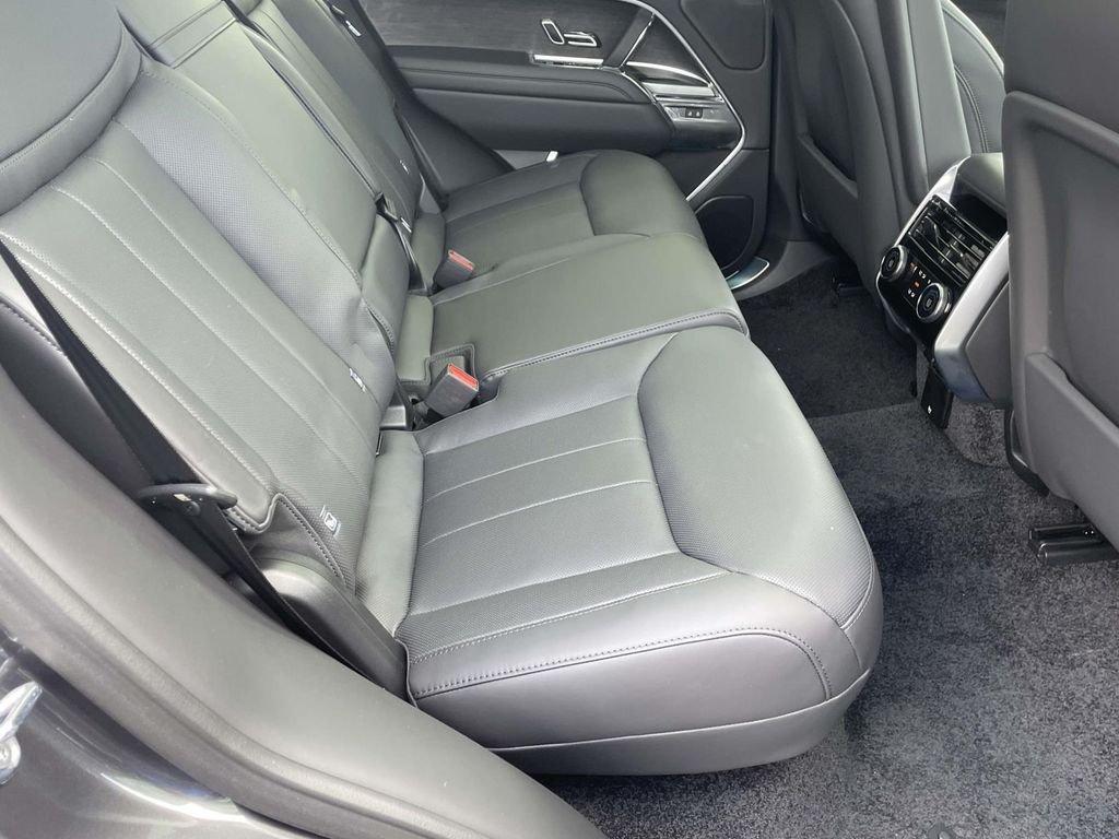 New 2026 Carpathian Grey Land Rover SE image 18