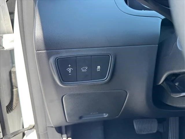 Used 2024 White Hyundai SEL image 22