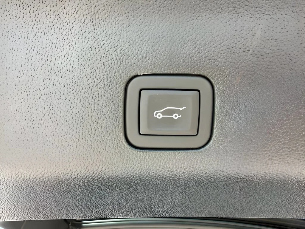 New 2026 Summit White GMC AT4 image 34