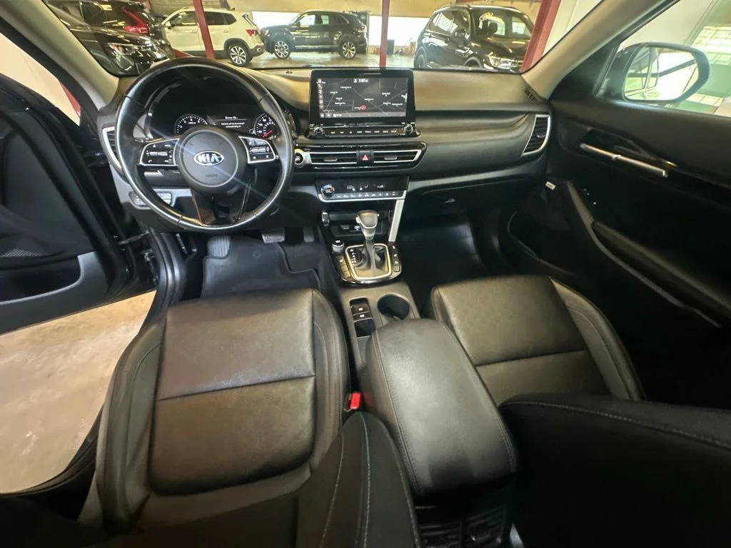 Used 2021 Gray Kia SX image 24
