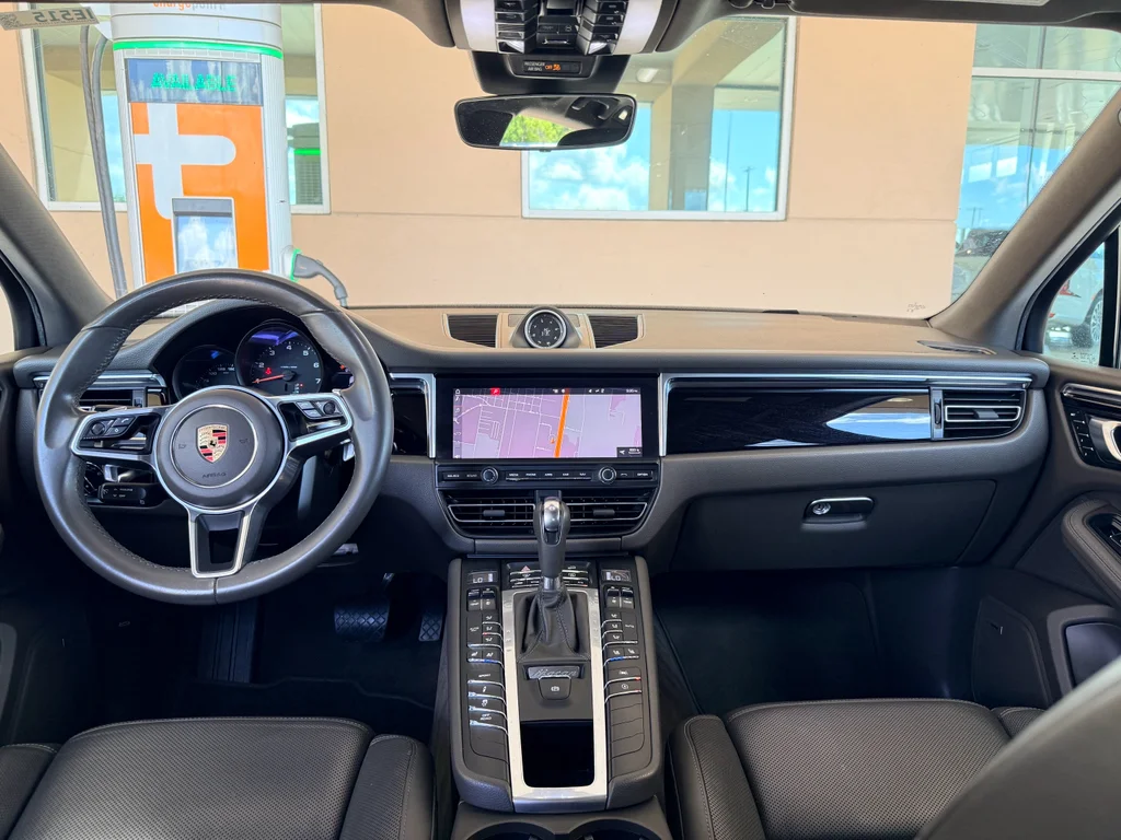 Used 2019 Night Blue Metallic Porsche Base image 15