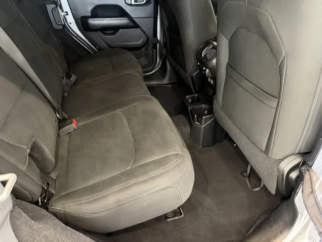 Used 2018 Silver Jeep Unlimited Sahara image 21