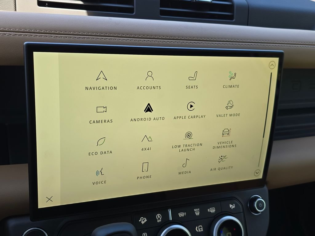 New 2026 Fuji White Land Rover X-Dynamic SE image 30