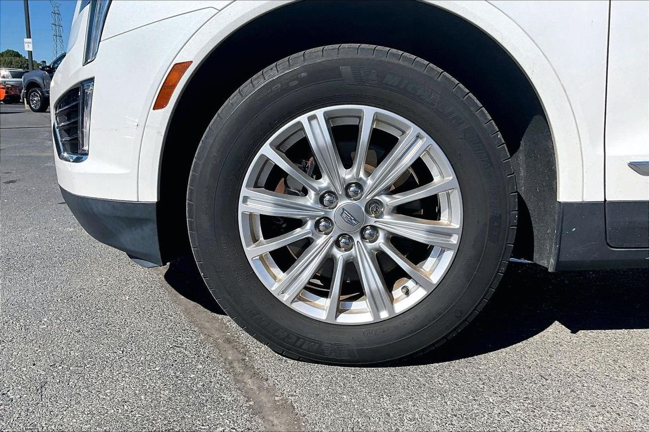 Used 2019 Crystal White Tricoat Cadillac Standard image 2