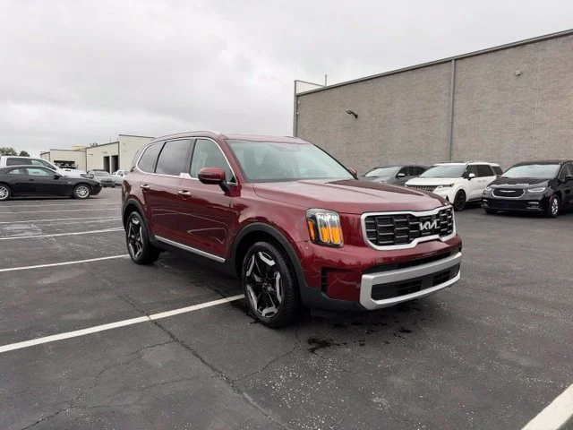 Certified Used 2024 Red Kia S image 3