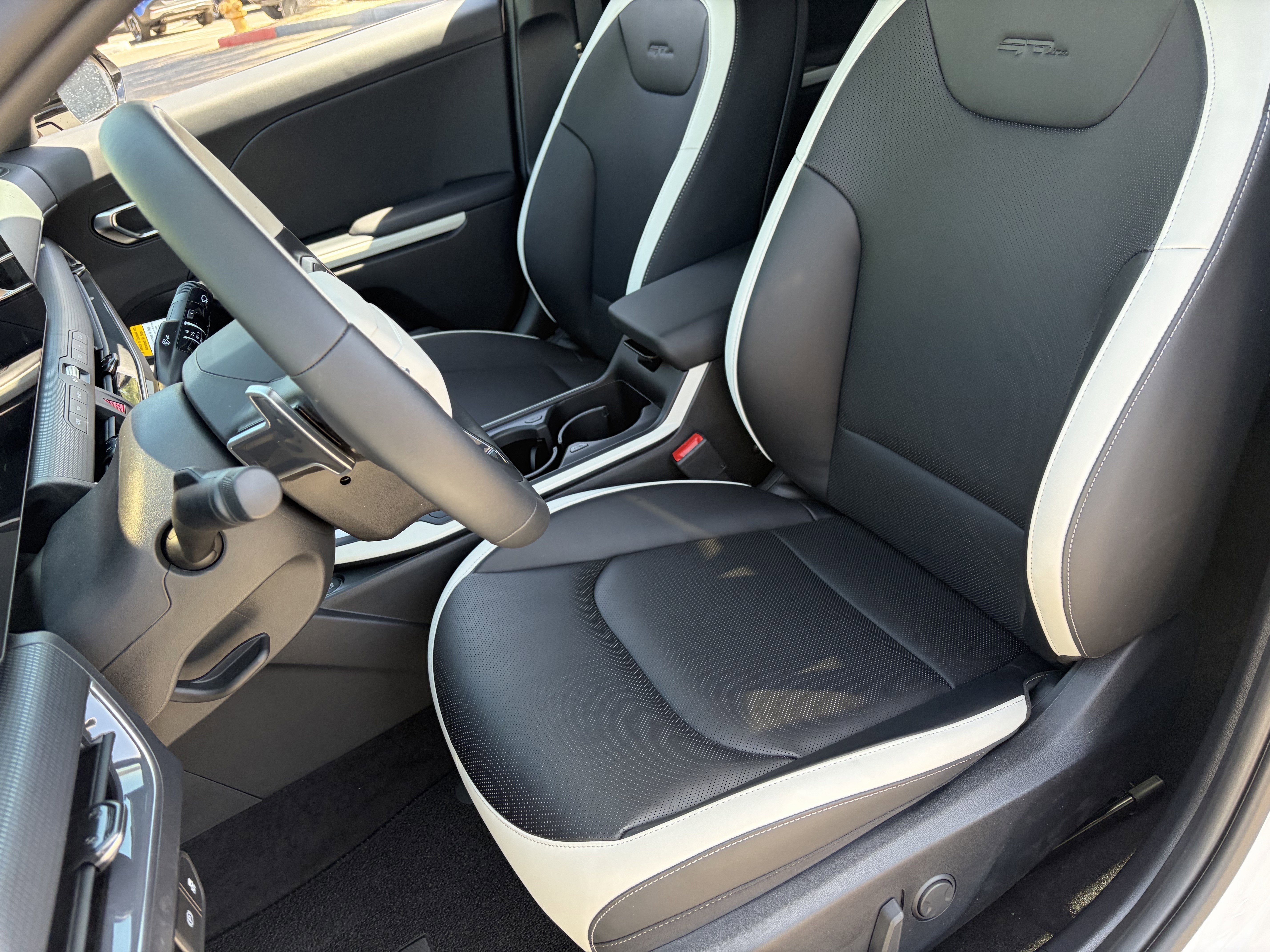New 2026 Snow White Pearl Kia GT-Line image 18