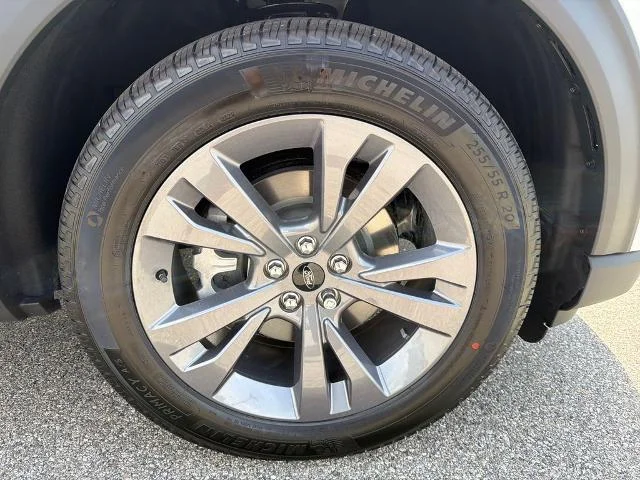 New 2026 Star White Metallic Tri-Coat Ford Active image 38