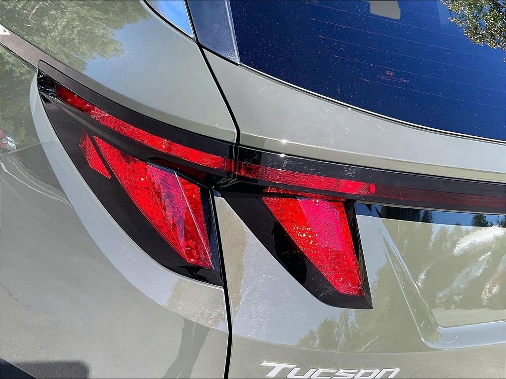 Used 2025 Green Hyundai SEL image 32