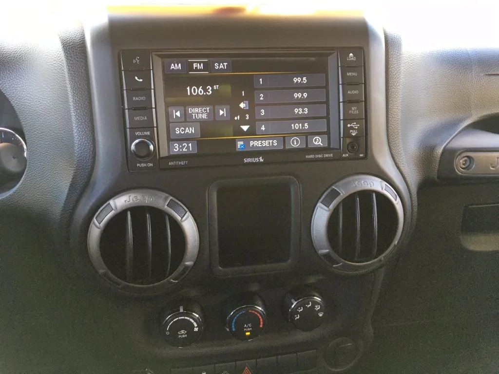 Used 2014 Orange Jeep Sport image 17