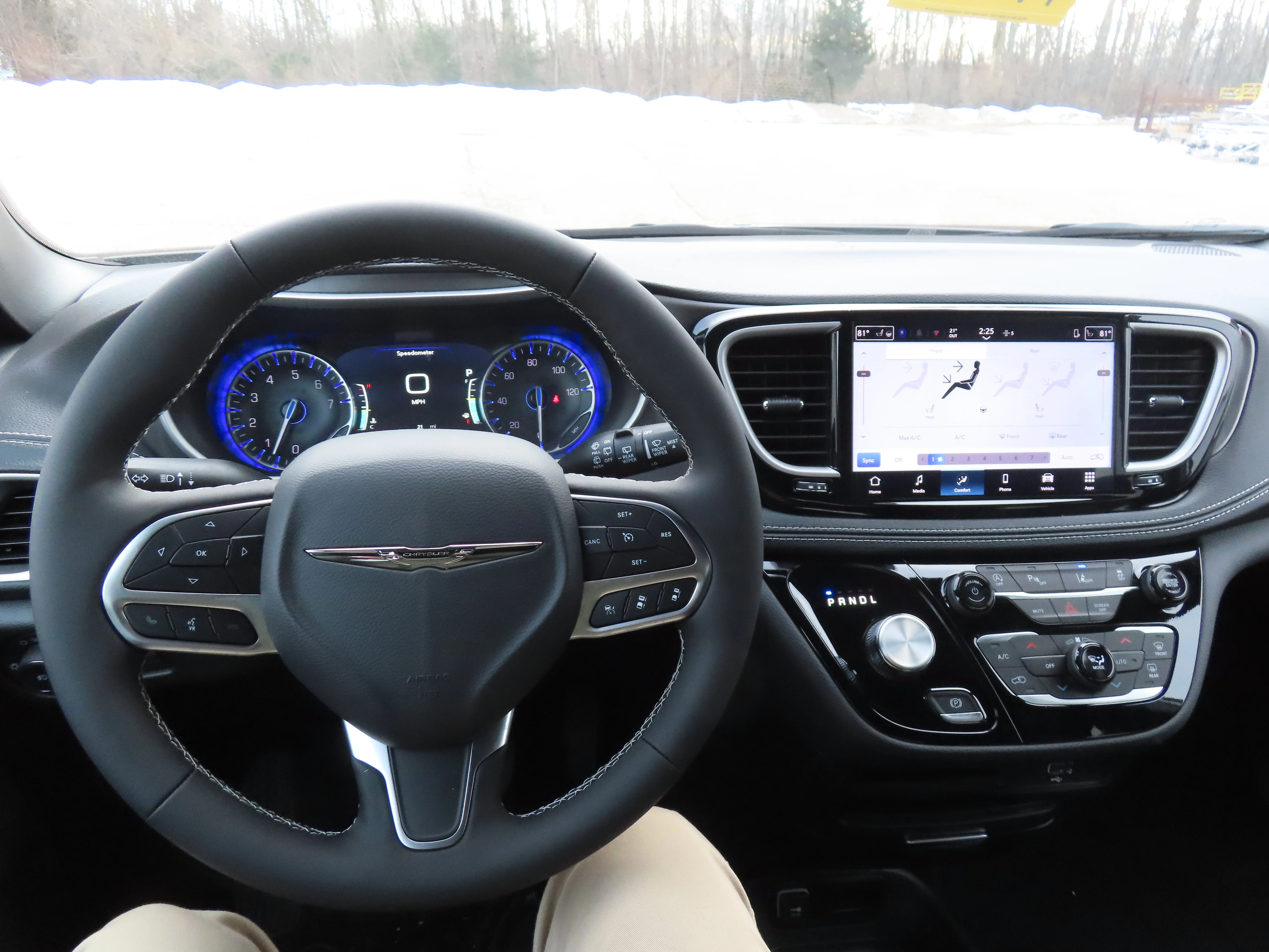 2026 Chrysler Pacifica Select - Photo 11