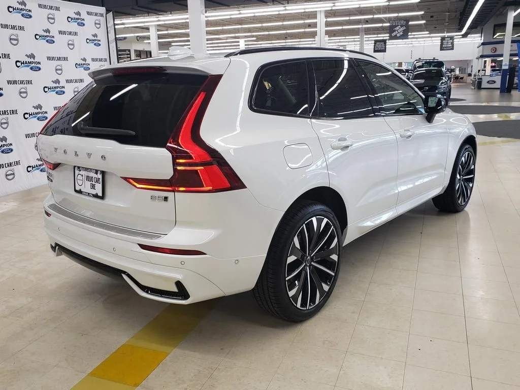 New 2026 Crystal White Volvo Ultra image 8