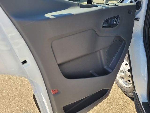 New 2025 Oxford White Ford Cutaway image 6