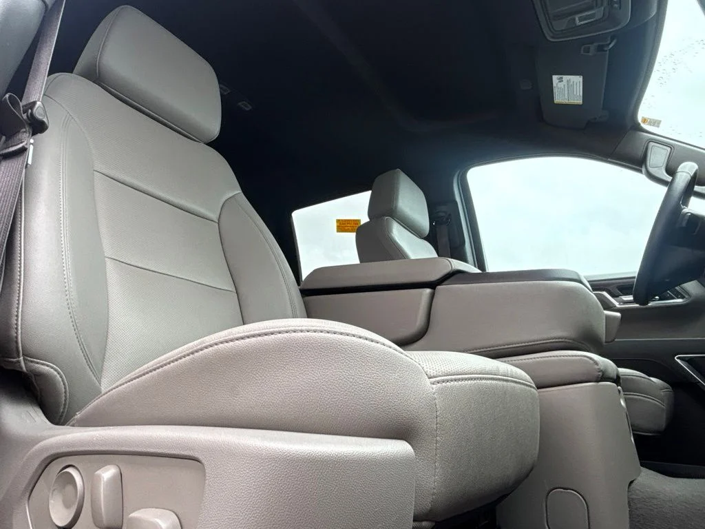 Used 2025 Black GMC SLT image 29