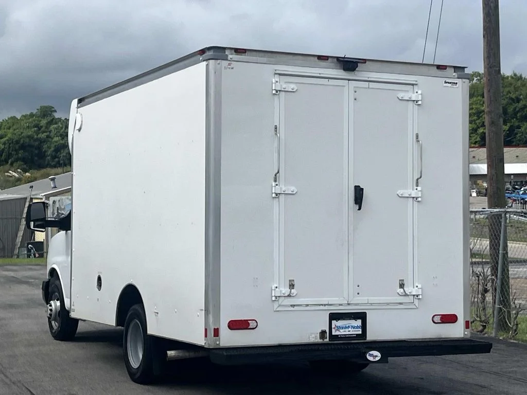 Used 2017 SUMMIT WHITE Chevrolet Work Van image 6