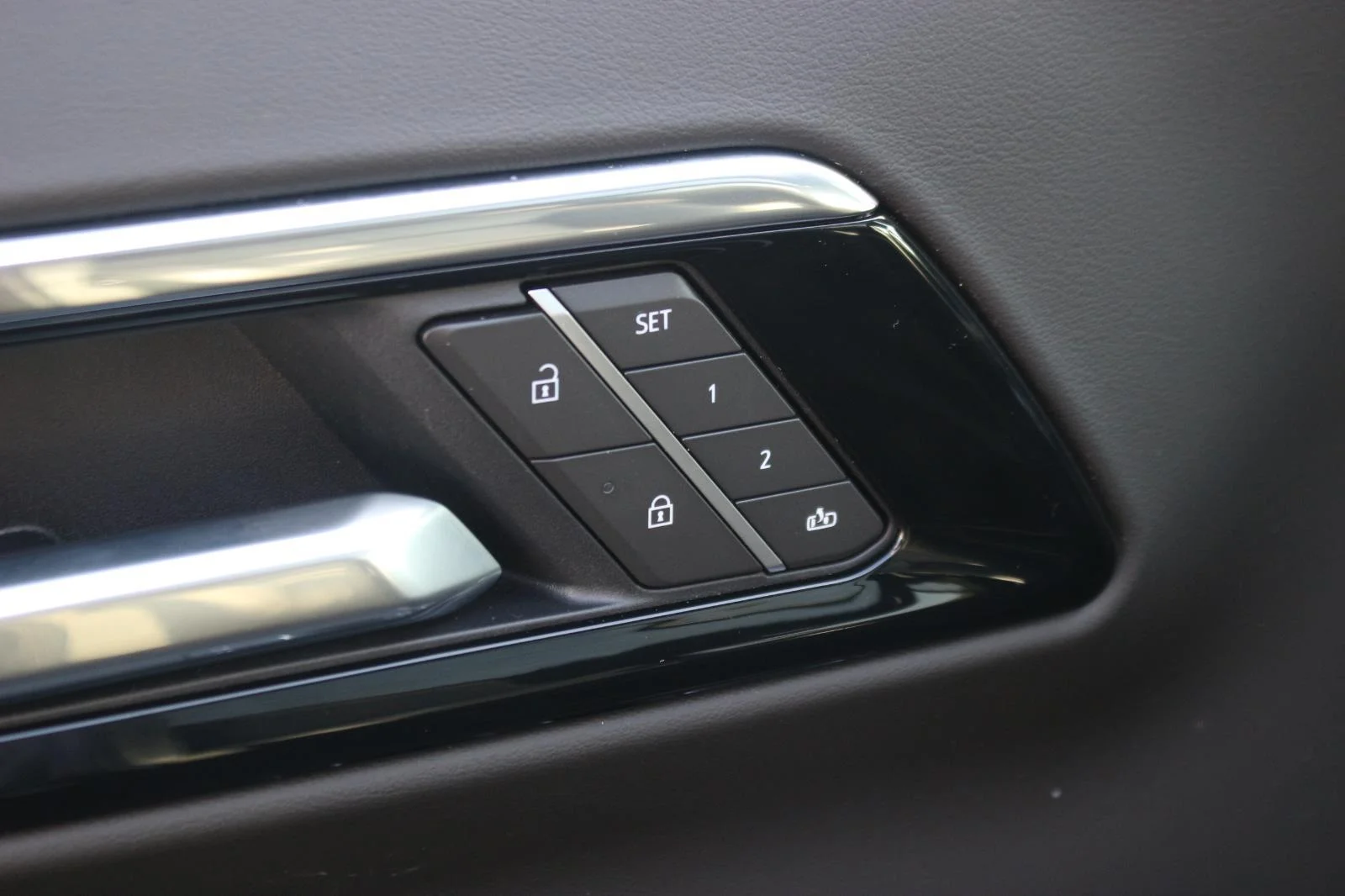 Used 2025 Dark Ash Metallic Chevrolet High Country image 16