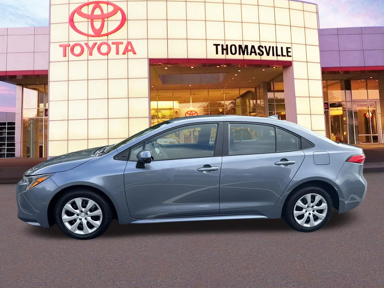 Used 2025  Toyota  image 8