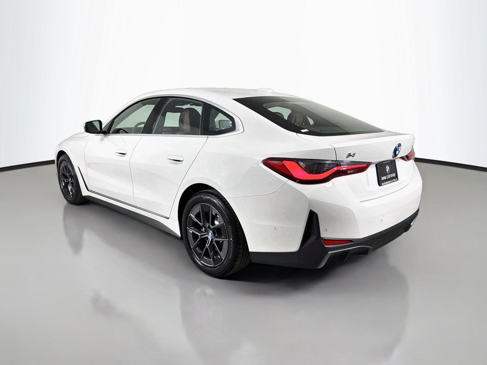 Used 2023 Alpine White BMW eDrive40 image 7