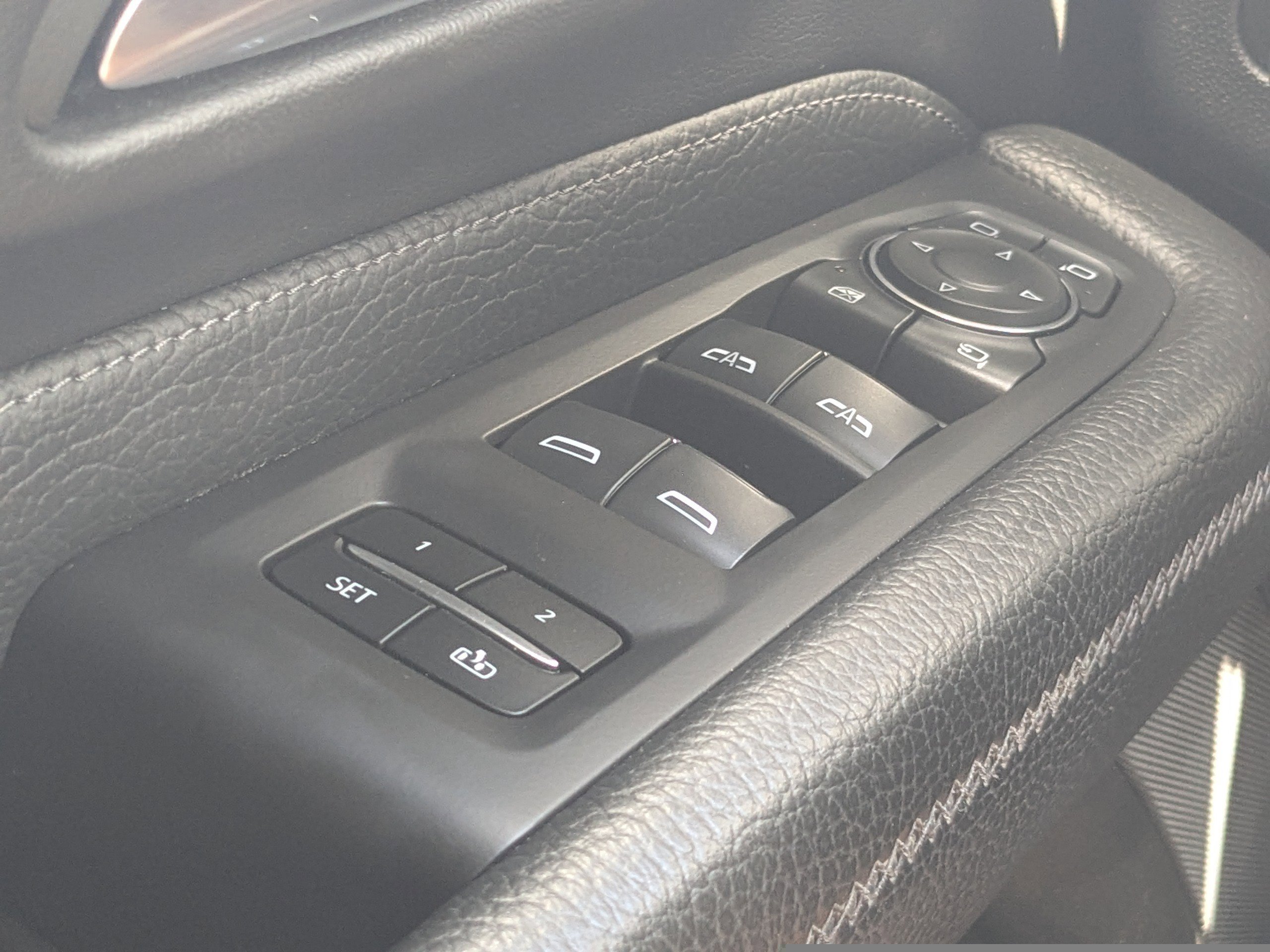 Used 2023 Sterling Metallic GMC Denali image 32