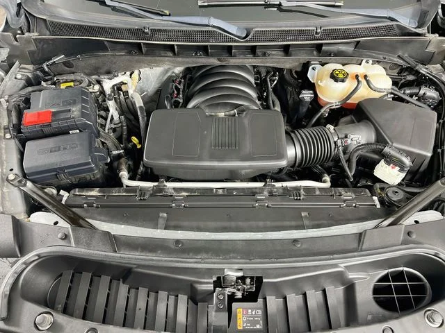 Used 2023 Silver GMC AT4 image 32