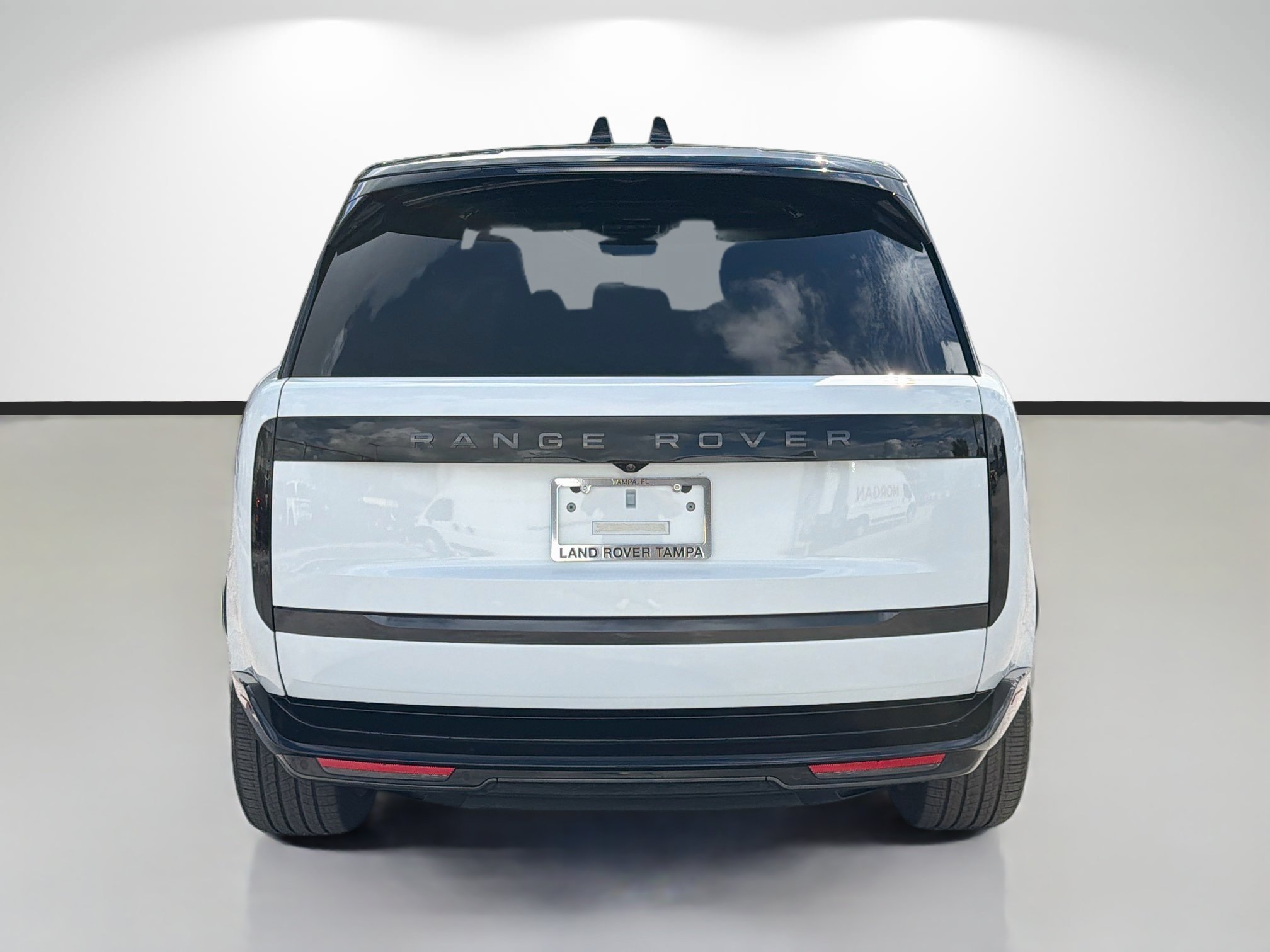New 2026 Fuji White Land Rover SE image 4