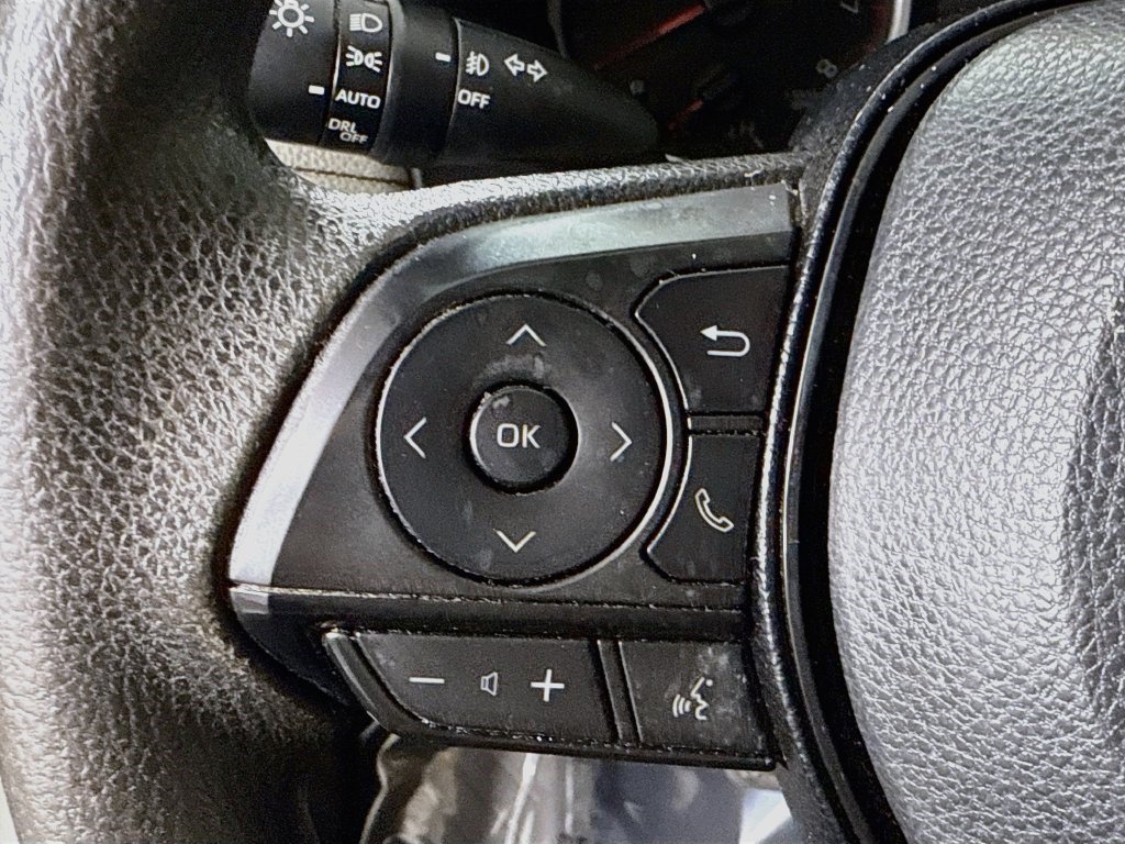 Used 2020 Super White Toyota XLE image 10