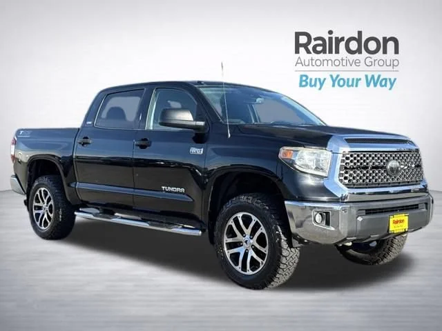 Used 2018 Midnight Black Metallic Toyota SR5 image 1