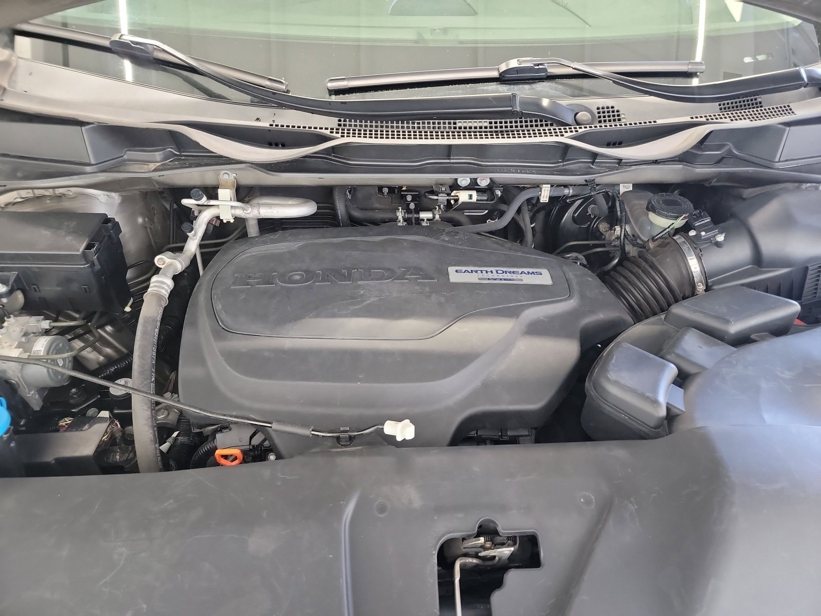 Used 2018 Modern Steel Metallic Honda Touring image 24