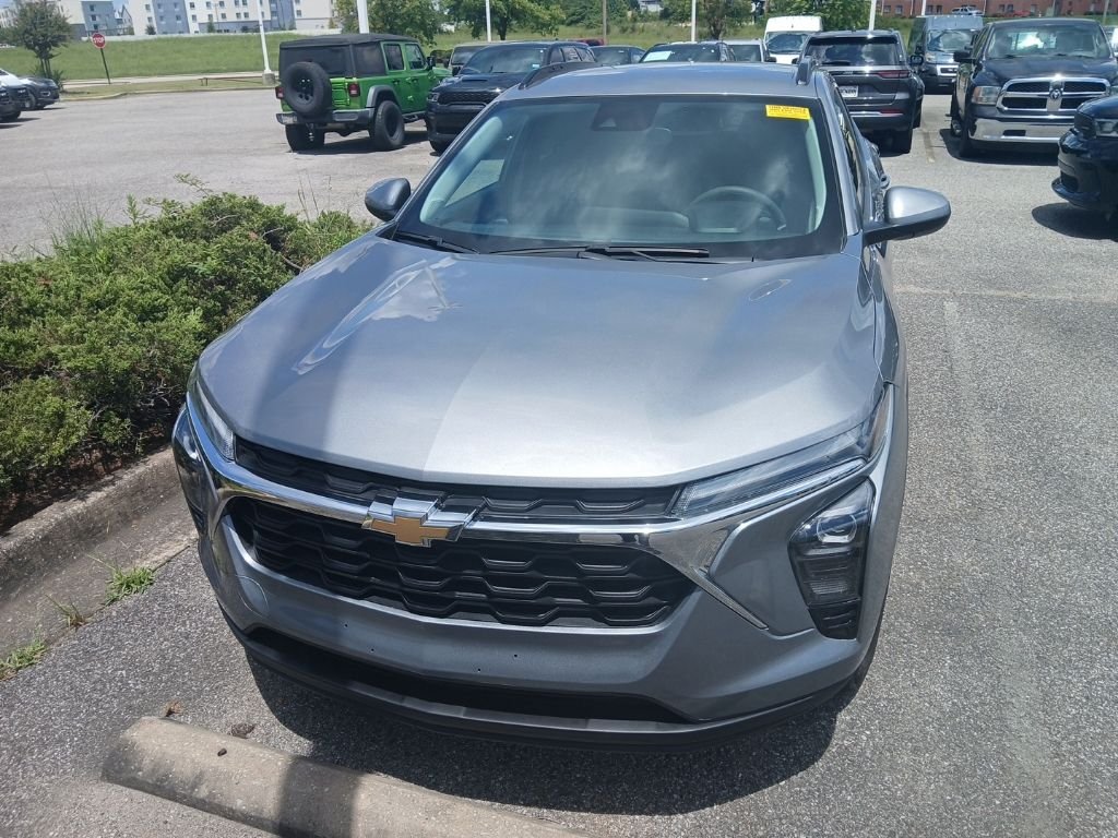 Used 2025 Gray Chevrolet LT image 1
