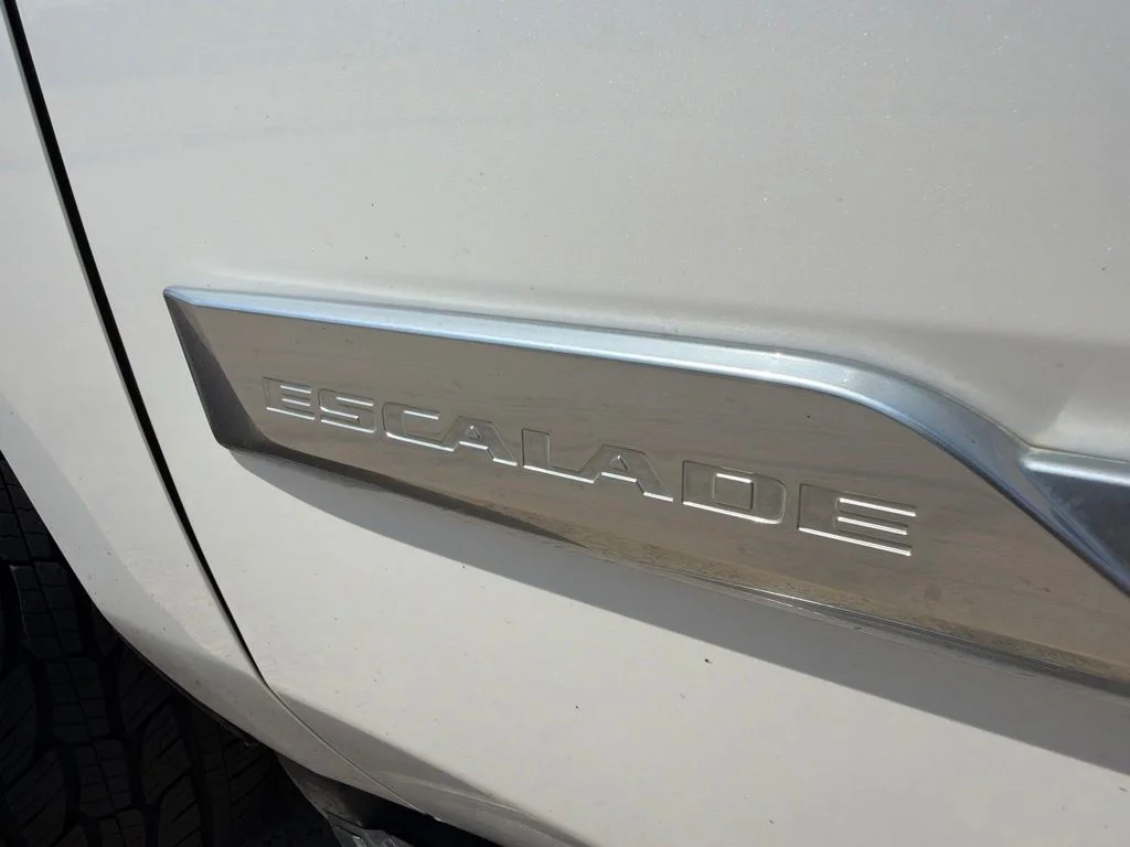 Used 2017 White Cadillac Luxury image 12