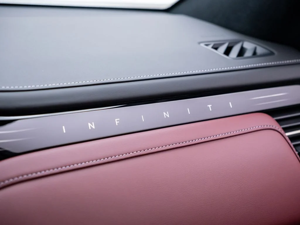 New 2027 Radiant White INFINITI AUTOGRAPH image 33