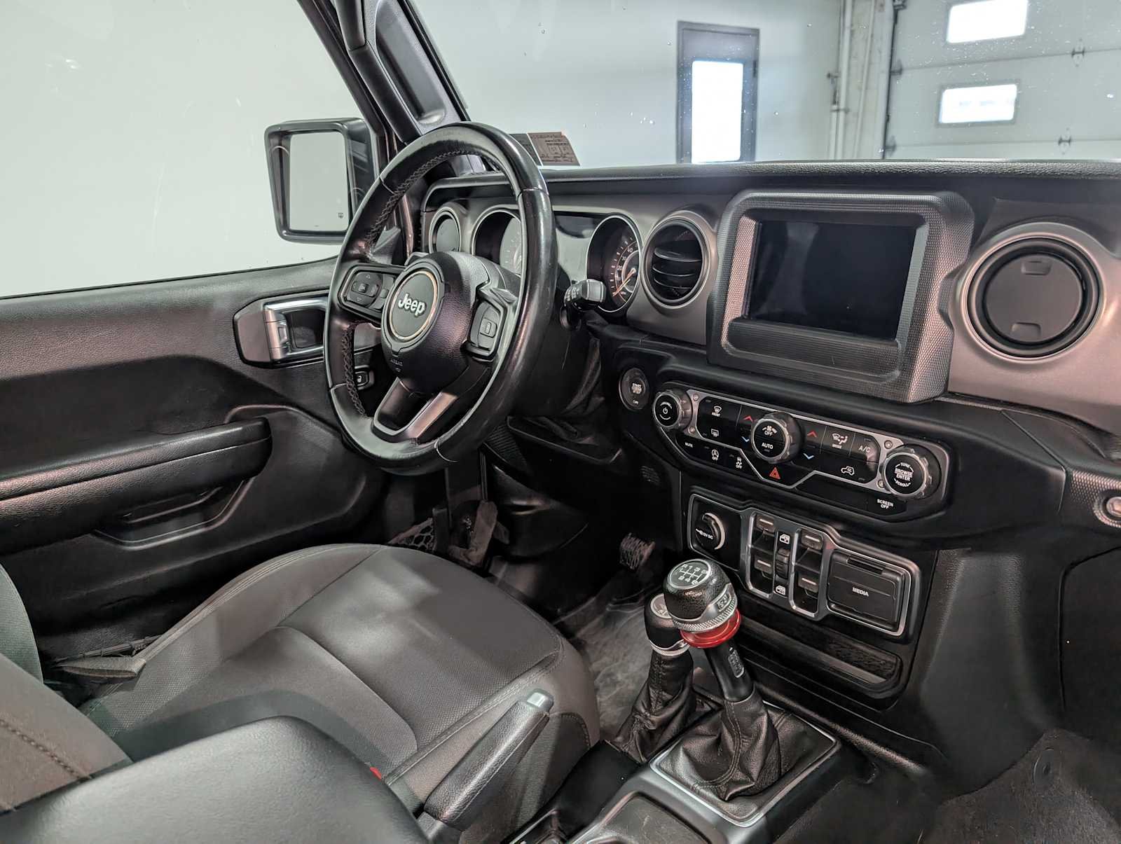 Used 2021 Granite Crystal Clearcoat Metallic Jeep Unlimited Willys image 41