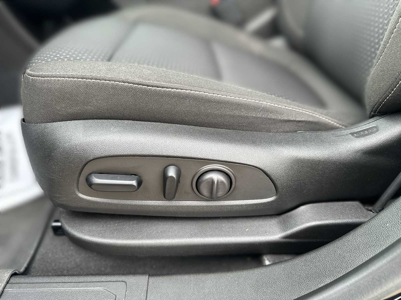 2023 GMC Acadia SLE - Photo 19