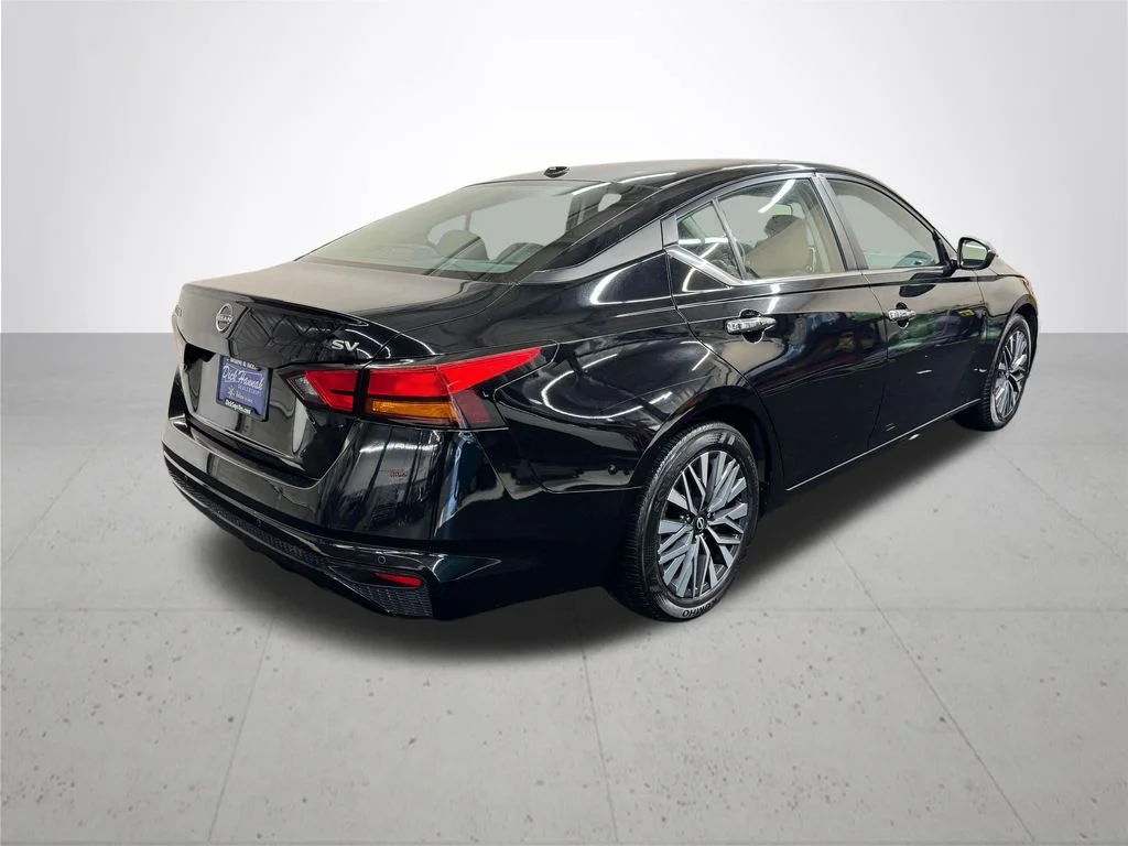 Used 2024 Black Nissan 2.5 SV image 7